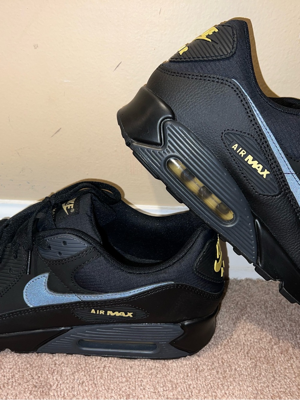 NWOT Nike Air Max 90 Black Buff Gold IB7680-001 Men's Size 13